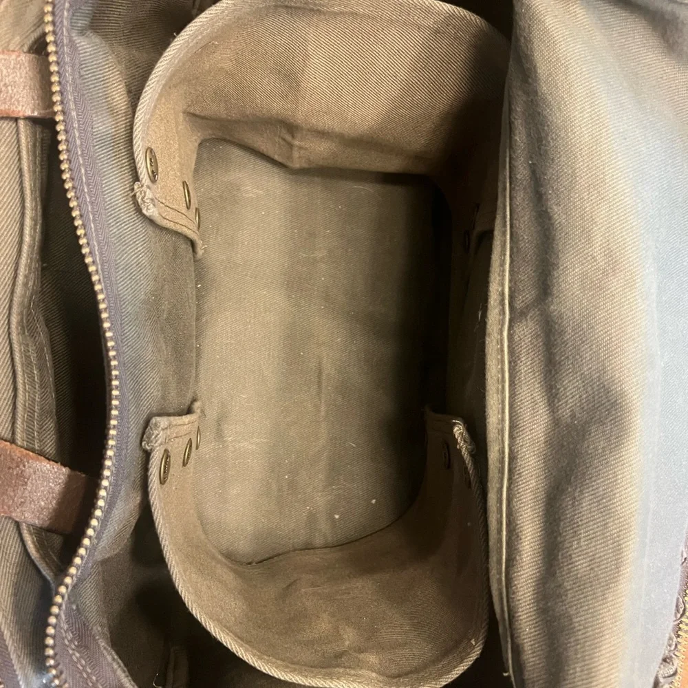 Filson Sportsman Utility Style 266 Bag in Otter Green - Picture 12 of 16